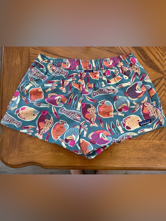 Patagonia Pants - Patagonia Teal Fish Print Women's Shorts Baggies small - new with tags